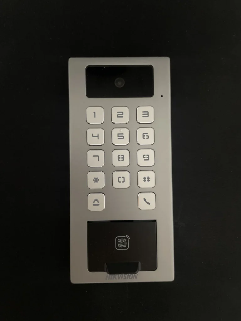 kontrola pristupa hikvision